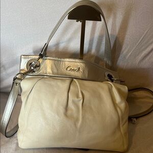 Coach Women's Shoulder Bag in Cream and Silver